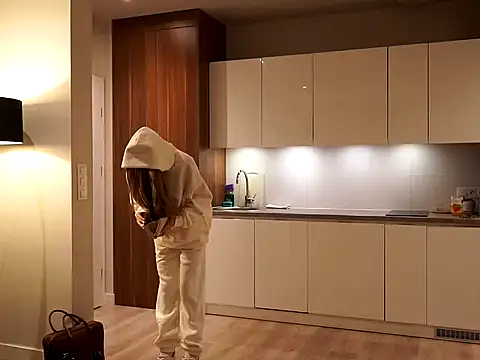 BARBIE 22888 online show from October 30, 9:15 pm