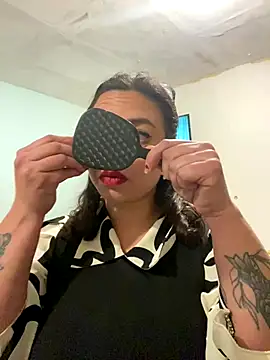 Lucrecia 33 online show from December 15, 6:50 am