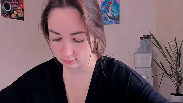 cClandesTina online show from October 26, 9:15 am