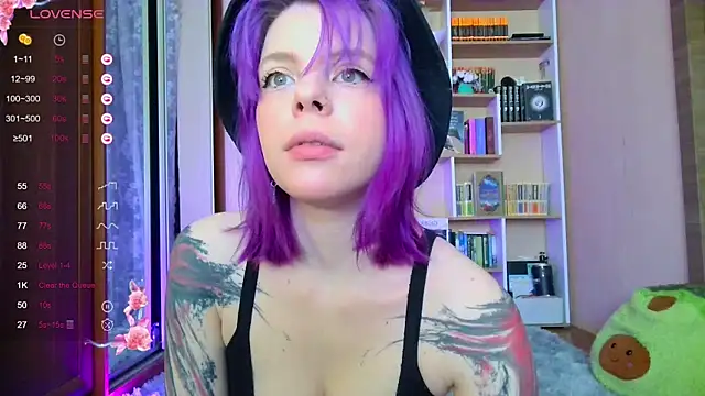 Snapshot of milky__way__ chatting on March 21, 10:50 am milky  way   online show from March 21, 10:50 am
