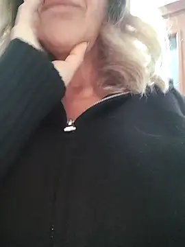 Snapshot of JasmineNoir2 chatting on February 7, 6:44 pm JasmineNoir2 online show from February 7, 6:44 pm