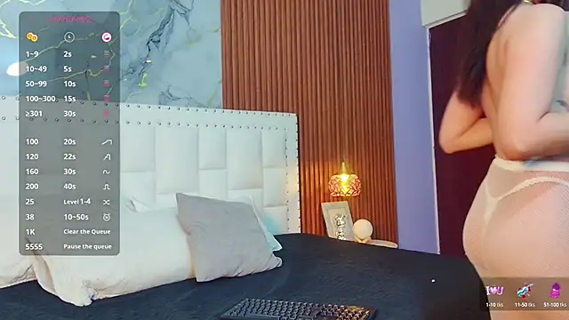 littleebluee online show from February 1, 2:58 am