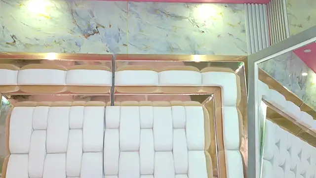 littleebluee online show from February 22, 7:45 pm