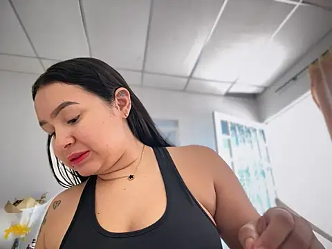 Pretty Isadora online show from March 8, 7:42 pm