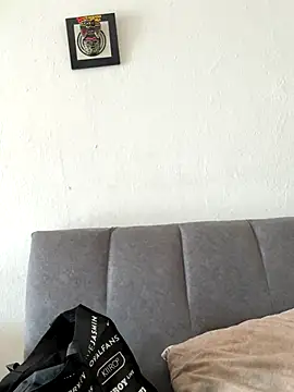 Pretty Isadora online show from November 4, 8:08 pm