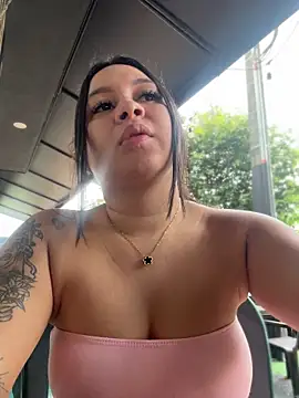 Pretty Isadora online show from November 30, 5:39 pm