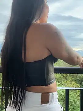 Pretty Isadora online show from December 4, 9:01 pm