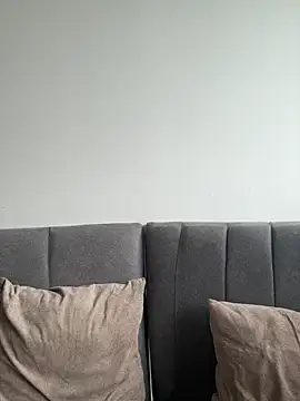 Pretty Isadora online show from March 27, 9:14 pm