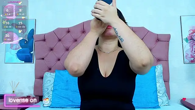 ThyaraJhons online show from November 19, 12:16 pm