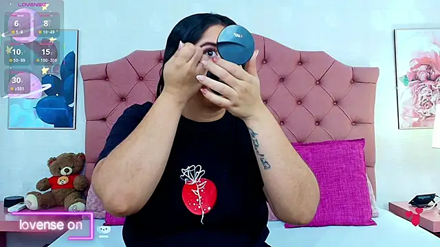 ThyaraJhons online show from November 28, 12:08 pm