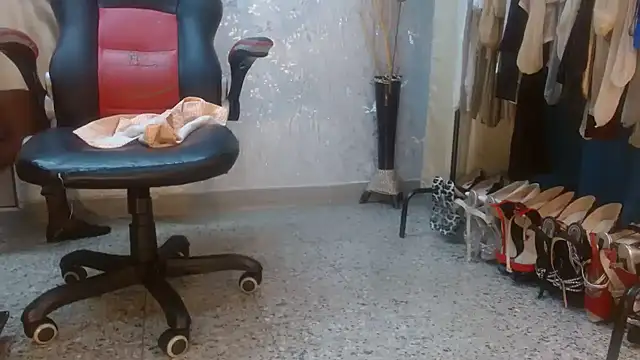 Samantabrown  online show from March 9, 11:14 am