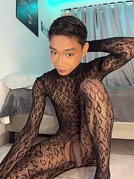 Snapshot of alejo_cute chatting on July 10, 1:58 pm alejo cute online show from July 10, 1:58 pm