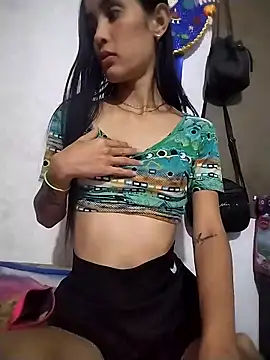 The-quee22 online show from November 6, 12:00 am