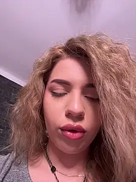 maddisonblush online show from May 5, 5:43 pm