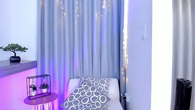 Lucyortiz  online show from January 4, 3:49 pm