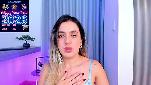 Lucyortiz  online show from January 11, 4:25 pm