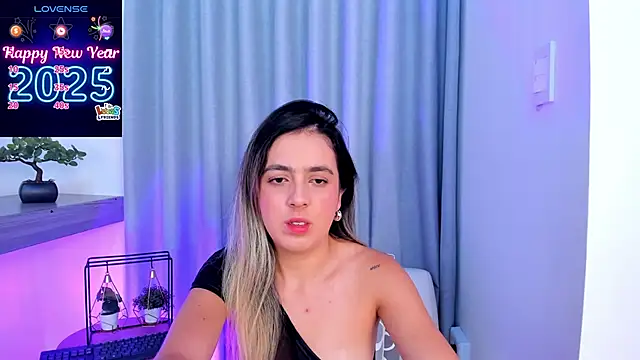 Lucyortiz  online show from January 12, 11:17 am