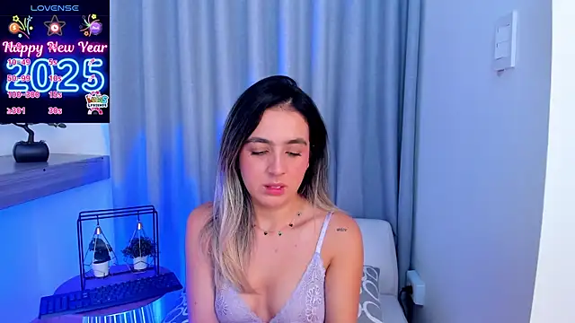 Lucyortiz  online show from January 16, 12:53 pm