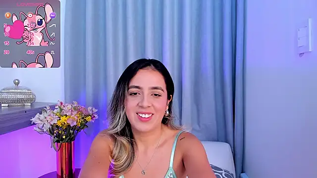 Lucyortiz  online show from February 4, 6:06 pm