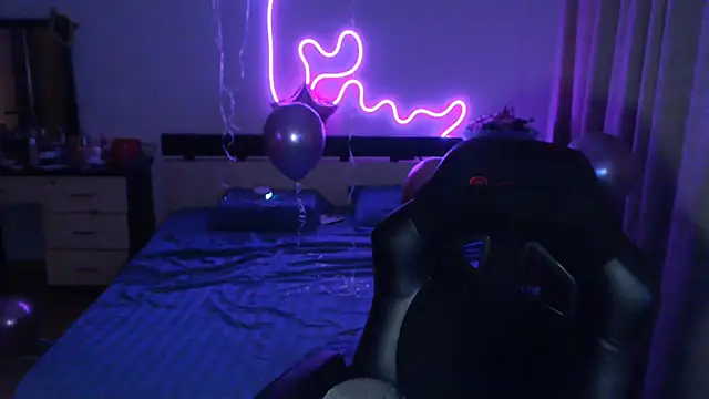 helengilmor online show from September 9, 3:55 pm