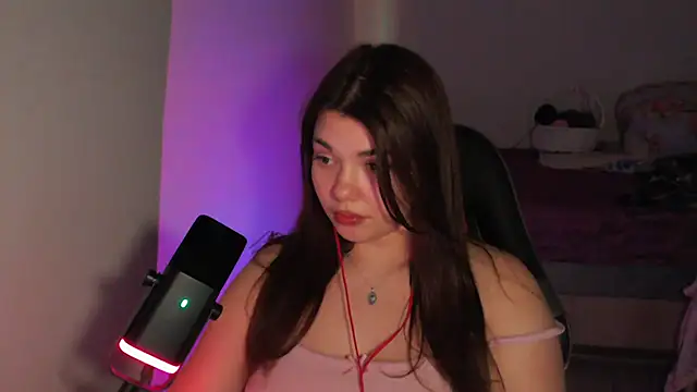 helengilmor online show from February 24, 5:44 pm