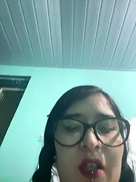 Snapshot of ZTahya chatting on December 5, 2:42 am ZTahya online show from December 5, 2:42 am