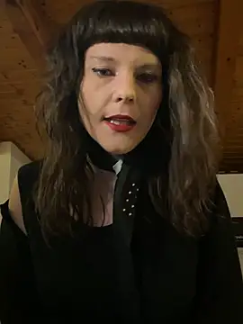 Snapshot of OniricFemme chatting on March 7, 2:36 am OniricFemme online show from March 7, 2:36 am