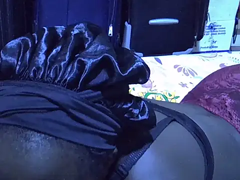 Adaline-Paris online show from December 20, 8:43 am