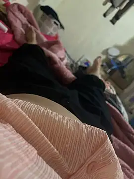 Milk Mom99 online show from December 6, 8:37 am