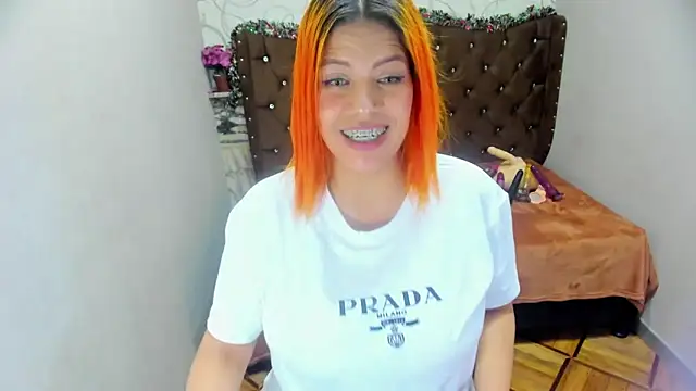 CurvyJulieth online show from December 21, 1:04 am