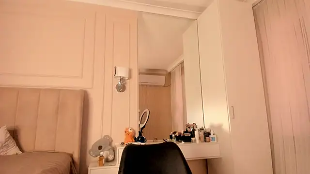 melissa yamazaki online show from November 19, 4:45 am