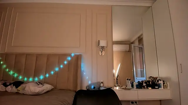 melissa yamazaki online show from November 25, 4:56 am