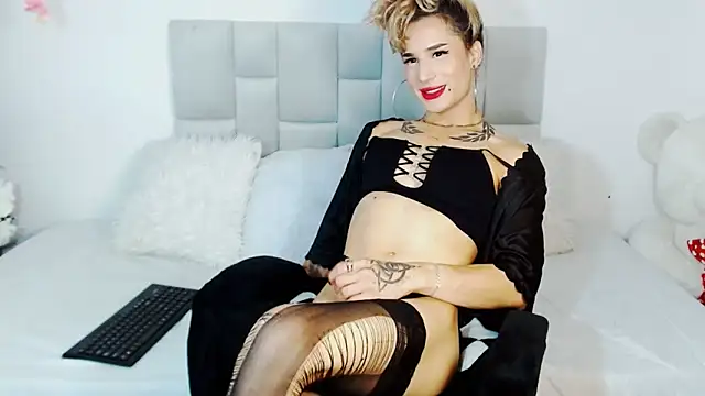 Snapshot of miasmith17 chatting on March 2, 3:24 am miasmith17 online show from March 2, 3:24 am