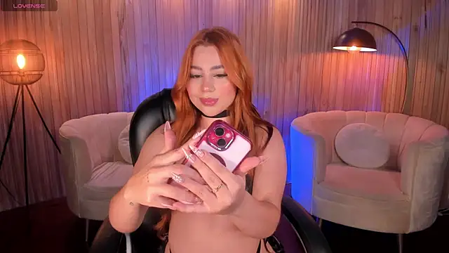 Snapshot of SamanthaKlein_ chatting on December 29, 3:54 am SamanthaKlein online show from December 29, 3:54 am