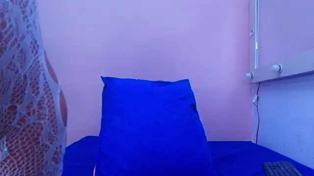 kendal rossi online show from September 11, 11:54 am