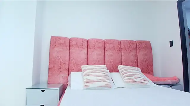 kendal rossi online show from November 14, 12:04 pm