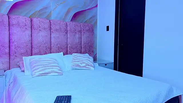 kendal rossi online show from February 14, 12:02 pm