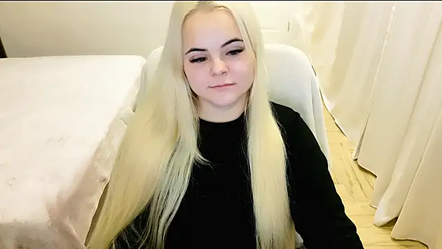 lovely-eyes online show from December 19, 4:34 am