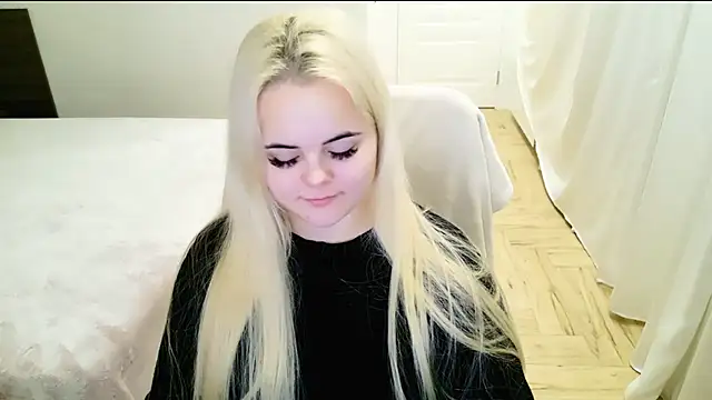 lovely-eyes online show from December 30, 12:43 am