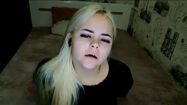 lovely-eyes online show from September 15, 4:51 pm