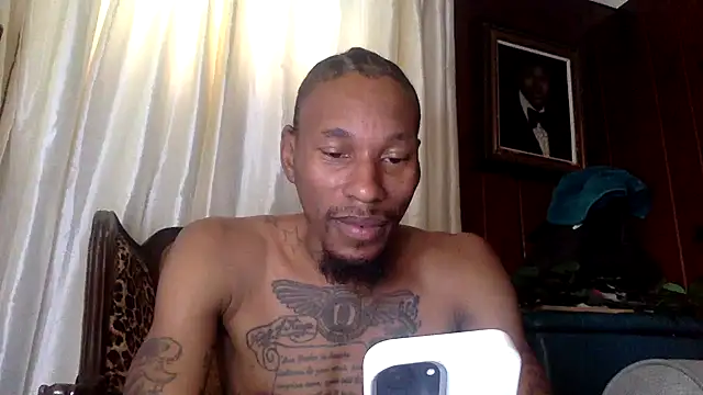 Snapshot of KingDerRico chatting on October 30, 9:26 pm KingDerRico online show from October 30, 9:26 pm