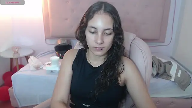 xlunna online show from March 1, 7:59 pm