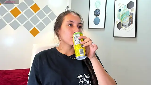 xlunna online show from December 22, 8:50 pm