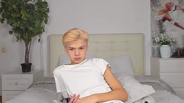 Felix Rey online show from February 7, 9:58 pm