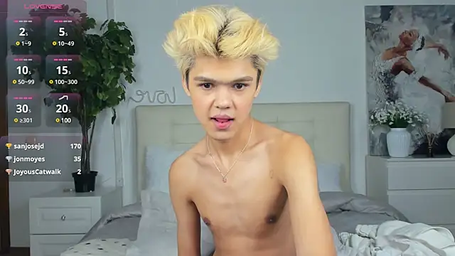 Felix Rey online show from March 7, 10:43 pm