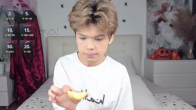 Felix Rey online show from October 30, 10:21 pm