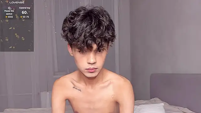 Snapshot of Felix_Rey chatting on July 18, 9:29 pm Felix Rey online show from July 18, 9:29 pm