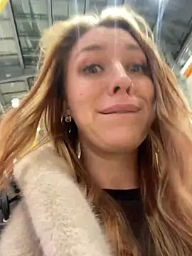 Snapshot of Sweet___Emily chatting on December 14, 6:41 pm Sweet   Emily online show from December 14, 6:41 pm