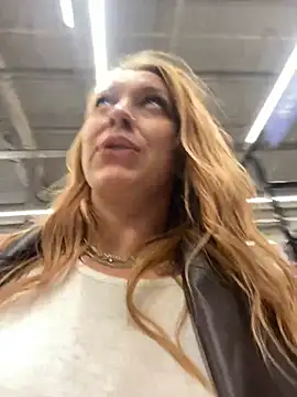 Snapshot of Sweet___Emily chatting on December 28, 10:55 pm Sweet   Emily online show from December 28, 10:55 pm