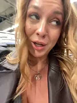 Snapshot of Sweet___Emily chatting on January 2, 2:35 pm Sweet   Emily online show from January 2, 2:35 pm